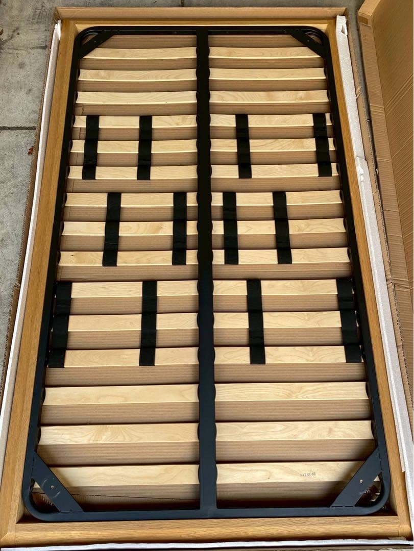直接引き取りのみ　無印良品 セミダブル ベッドフレーム（オーク材・脚付き）
