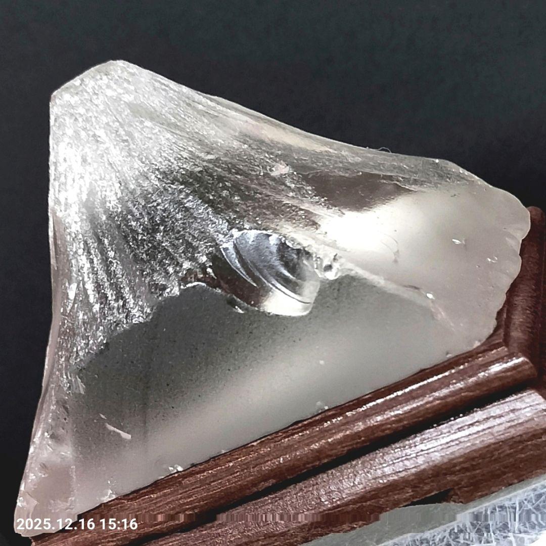 天然水晶 富士山彫刻 雪富士 一点物 手彫り コレクション 天然石 インテリア