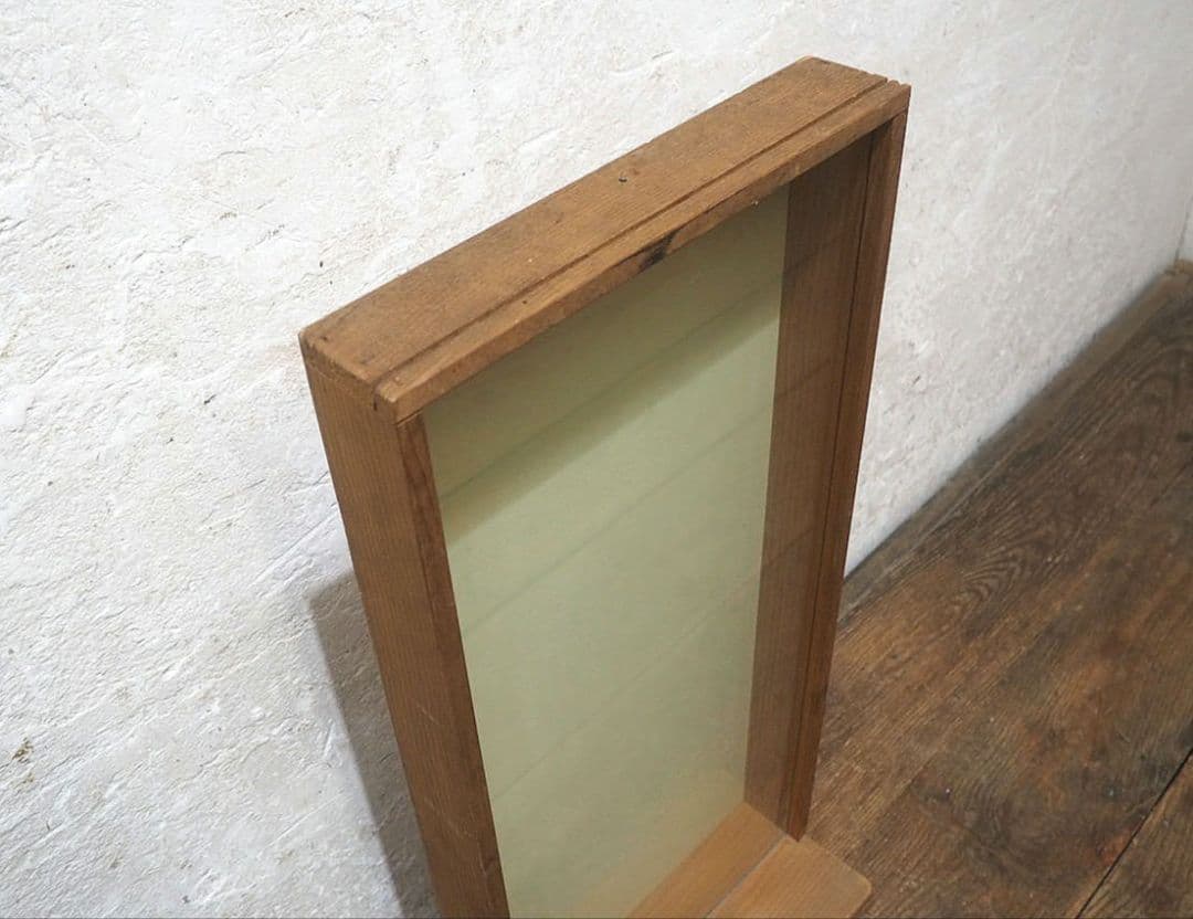 1386 希少デザイン 薄型ガラスケース　飾り棚　ショーケース　レトロ　壁掛け式