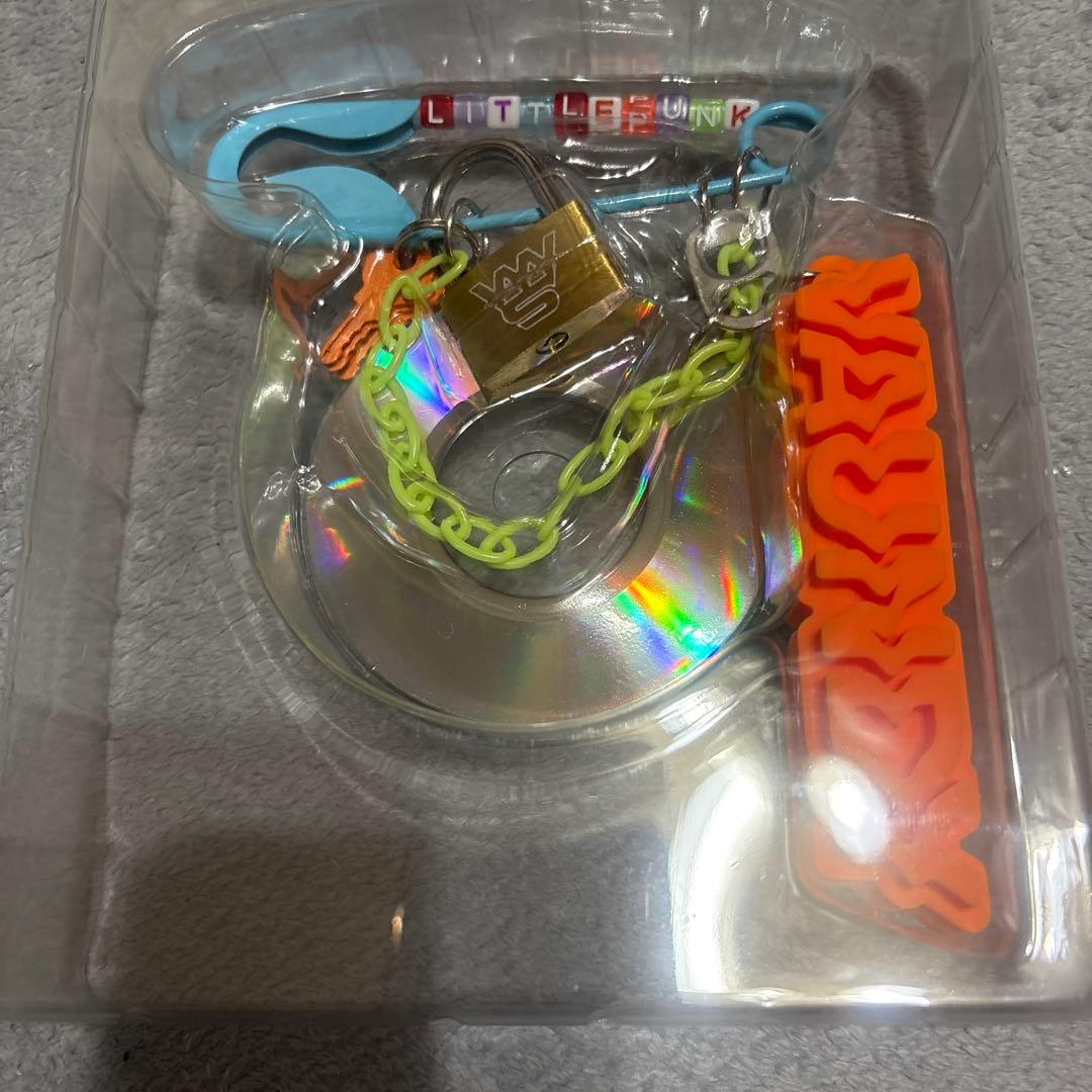 VAUNDY LITTLE PUNK キーホルダー - メルカリ