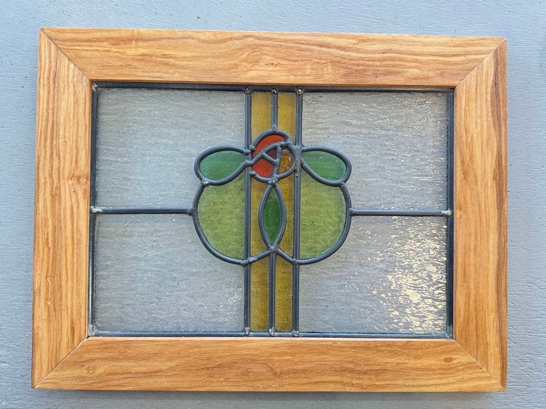 ステンドグラス ビクトリアン調花デザイン 栗木枠　アンティーク　プレゼント