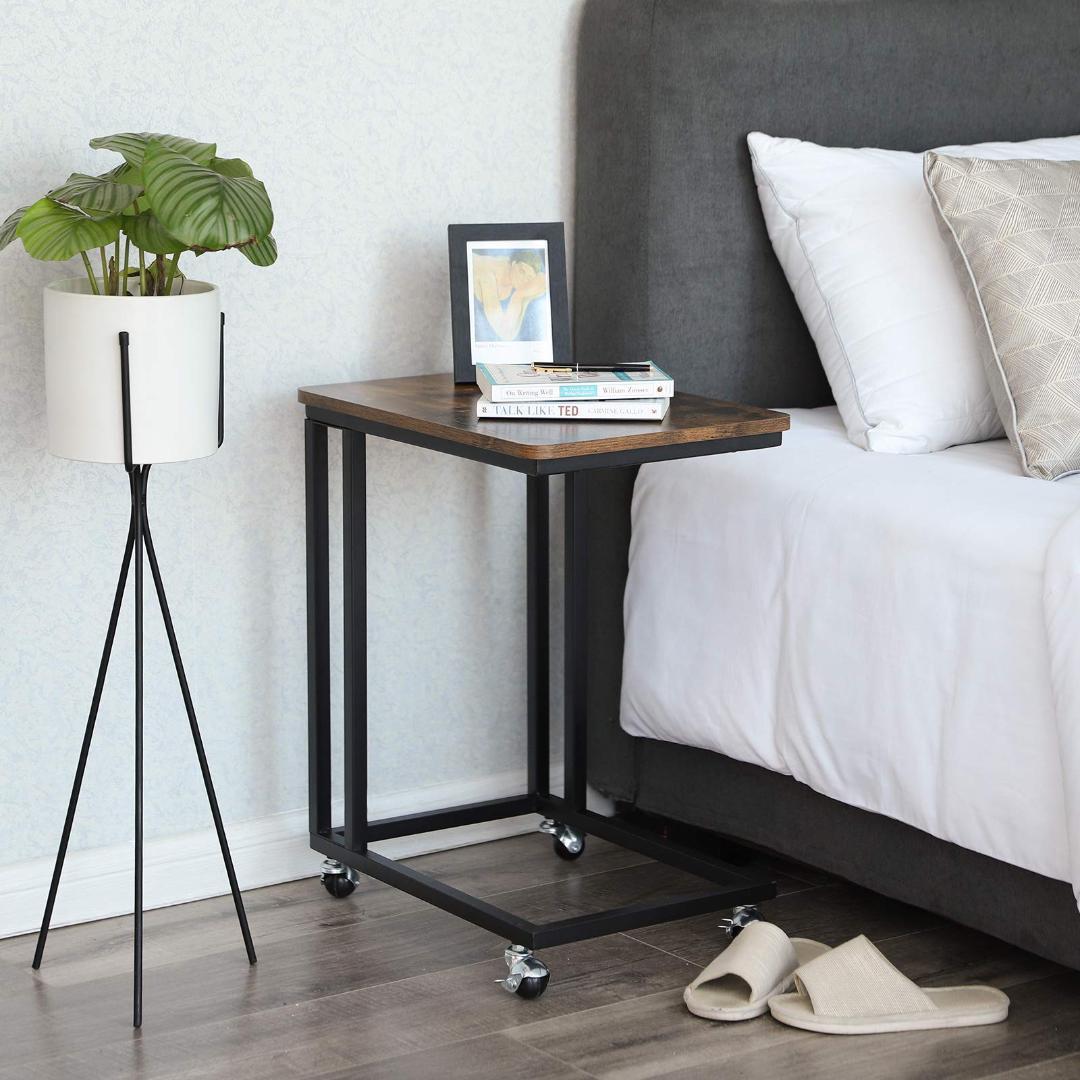 サイドテーブル 機能性とスタイリッシュなデザイン キャスター
