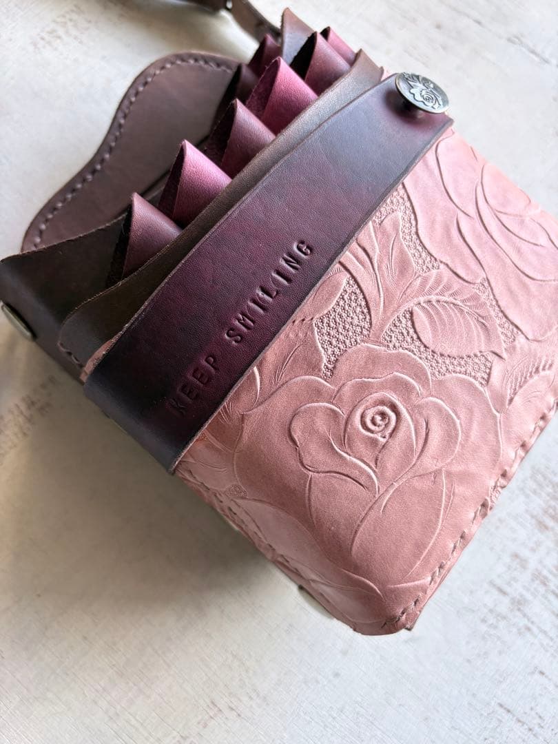 手染めブラウン、ローズ型押しピンク大容量シザーケース