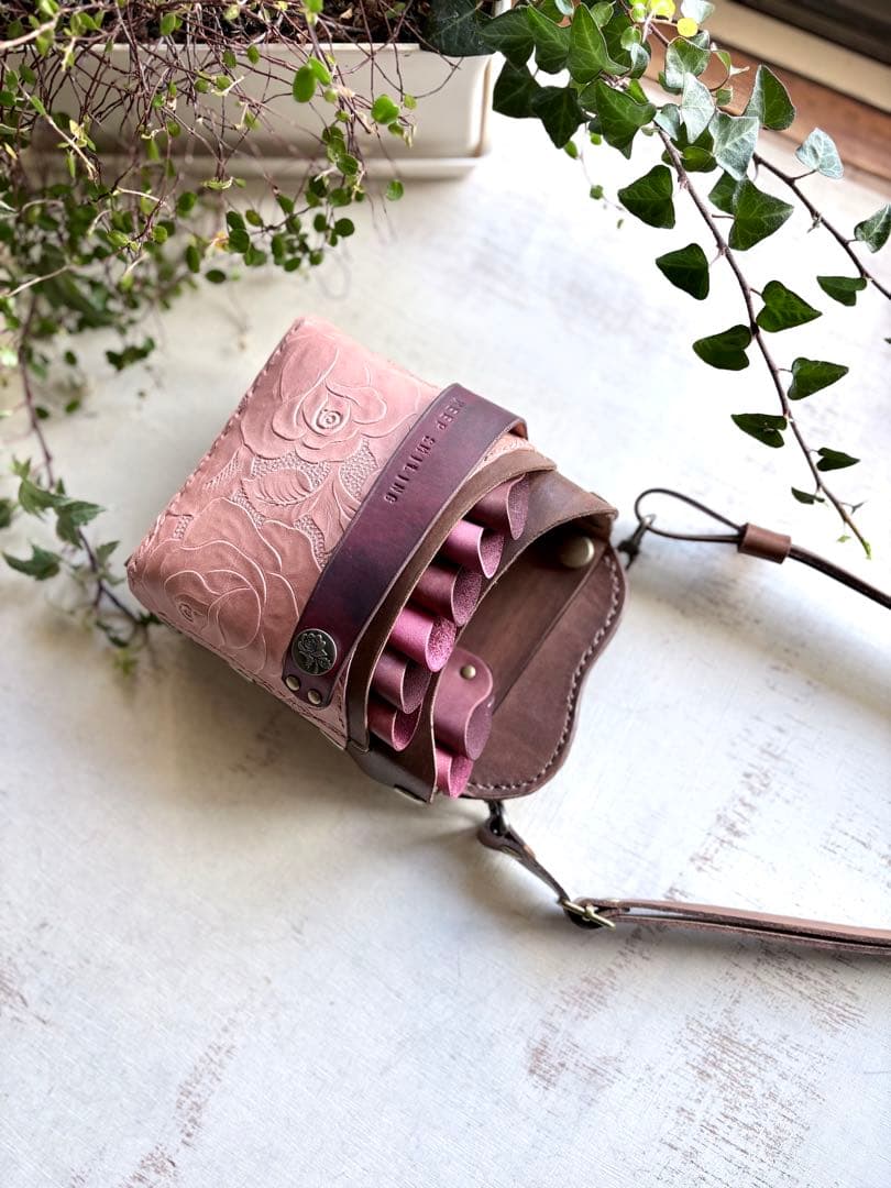 手染めブラウン、ローズ型押しピンク大容量シザーケース