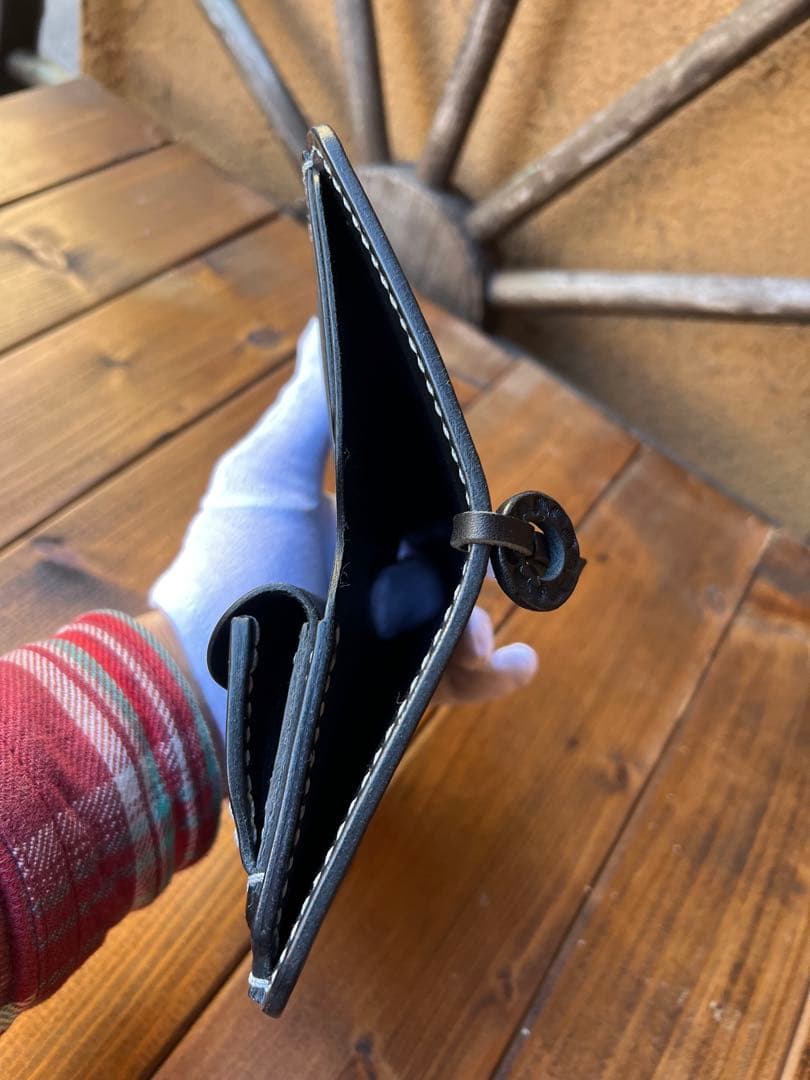 《総手縫い》(受注製作)『使い方のある』サドルザーミドルウォレット(ブラック)