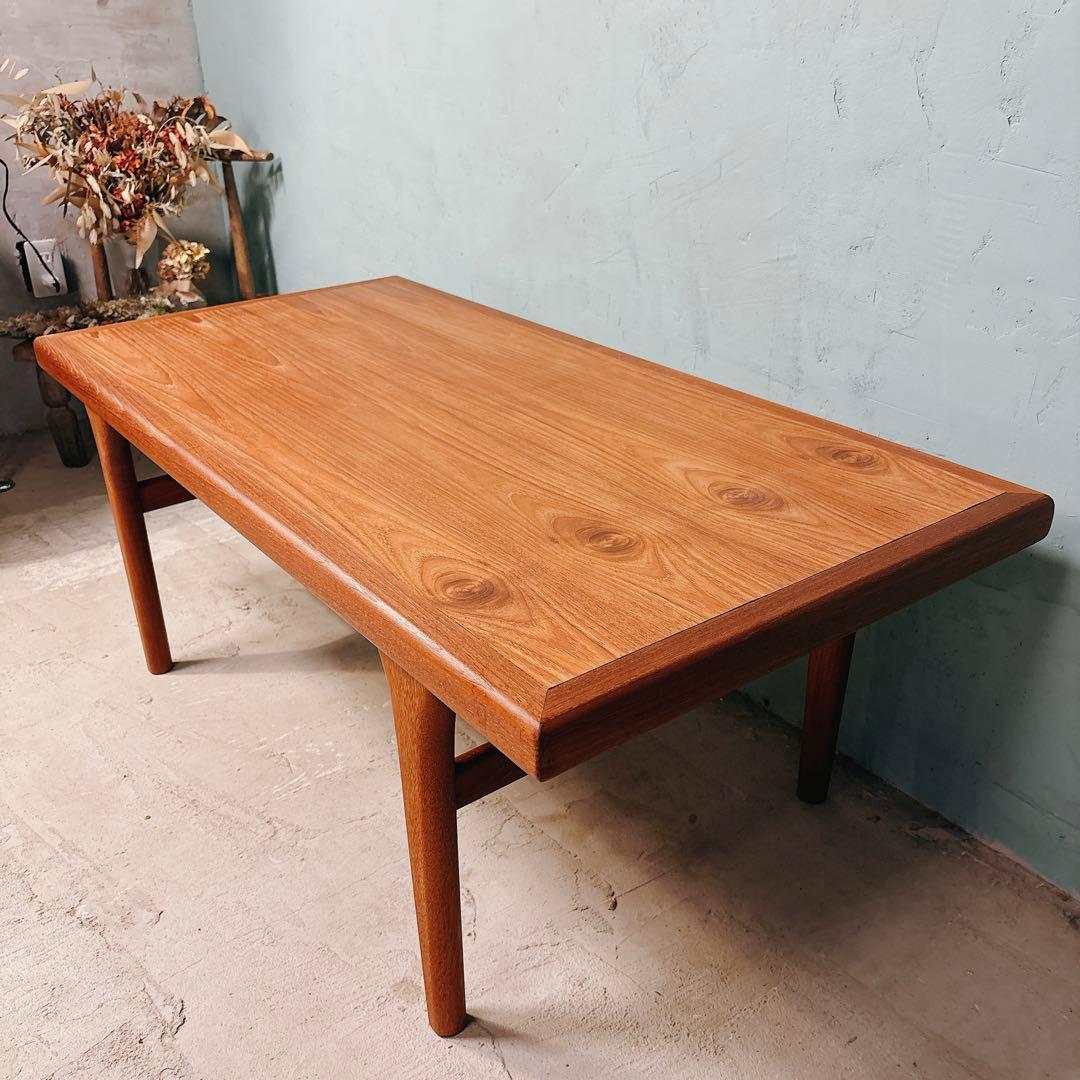 デンマーク　チーク材　コーヒーテーブル　北欧家具　北欧ビンテージ