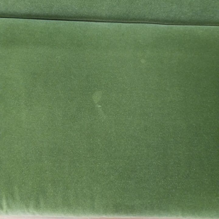 モスグリーン・ソファ