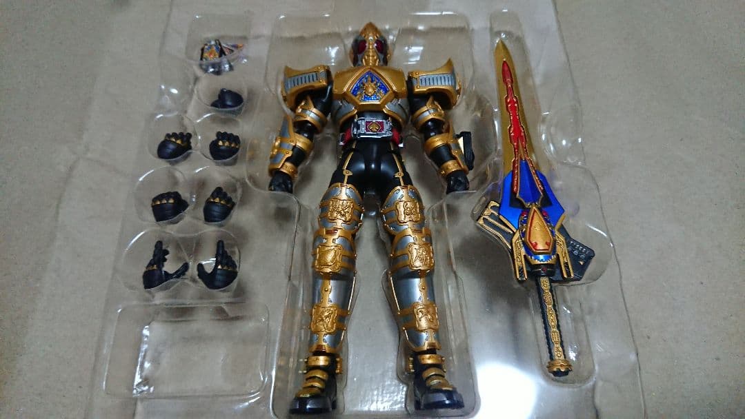 フィギュアーツ 仮面ライダーブレイド キングフォーム