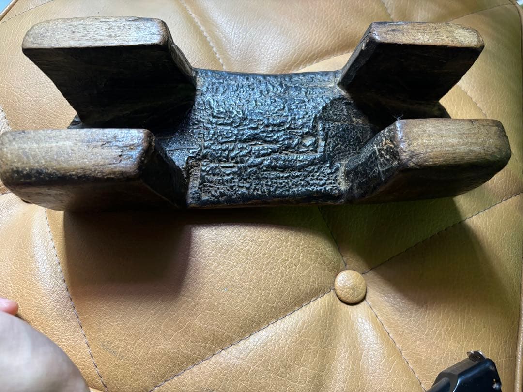 アフリカ　スツール 木枕サイズ　ロビ族