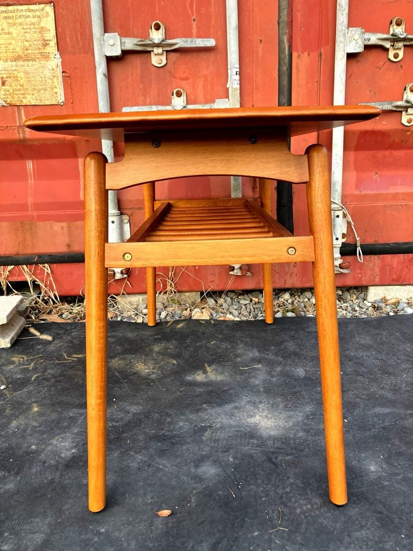 カフェテーブル