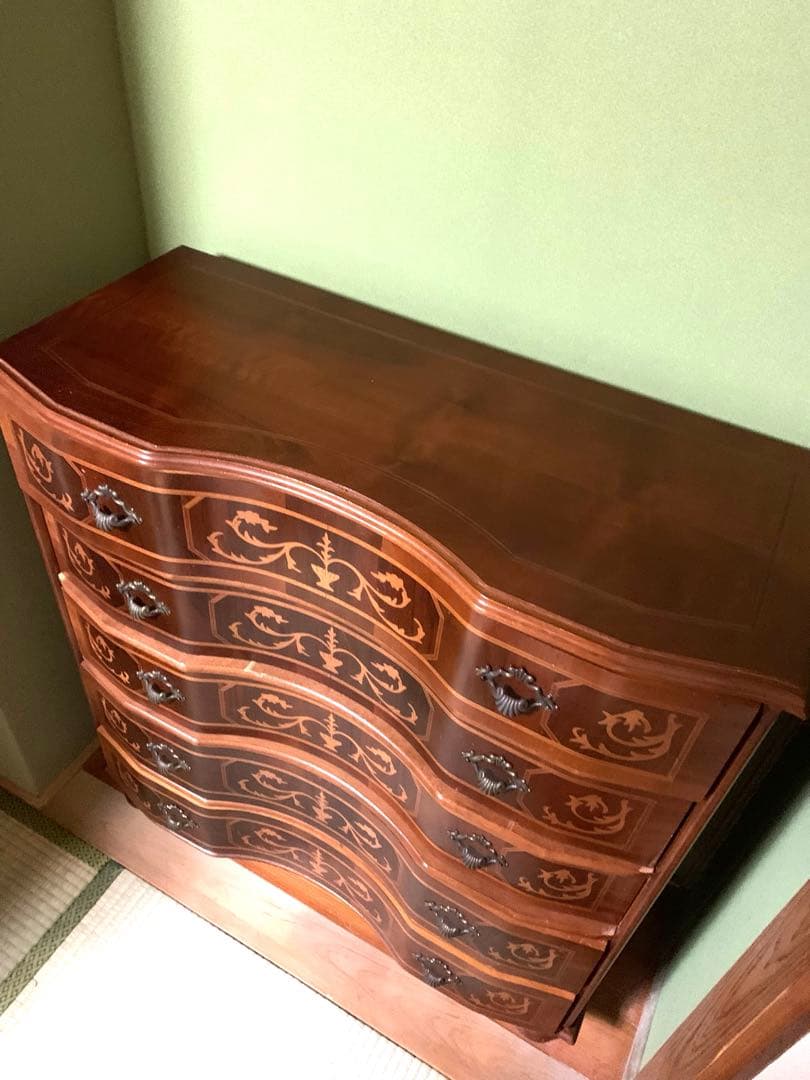 イタリア製　アンティーク調家具　チェスト