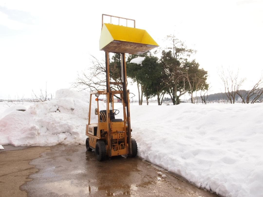 除雪に最高！コマツフォークリフトヒンジ、バケット付き、富山、石川金沢引き取り限定