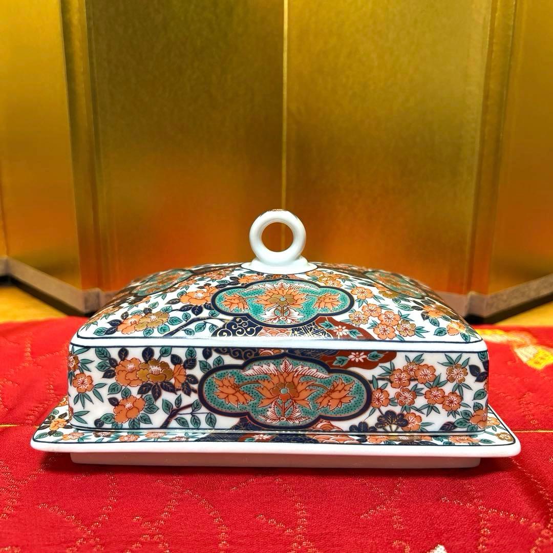 【未使用品】有田焼　彌右衛門窯　金彩古伊万里　染錦牡丹柄　バターケース