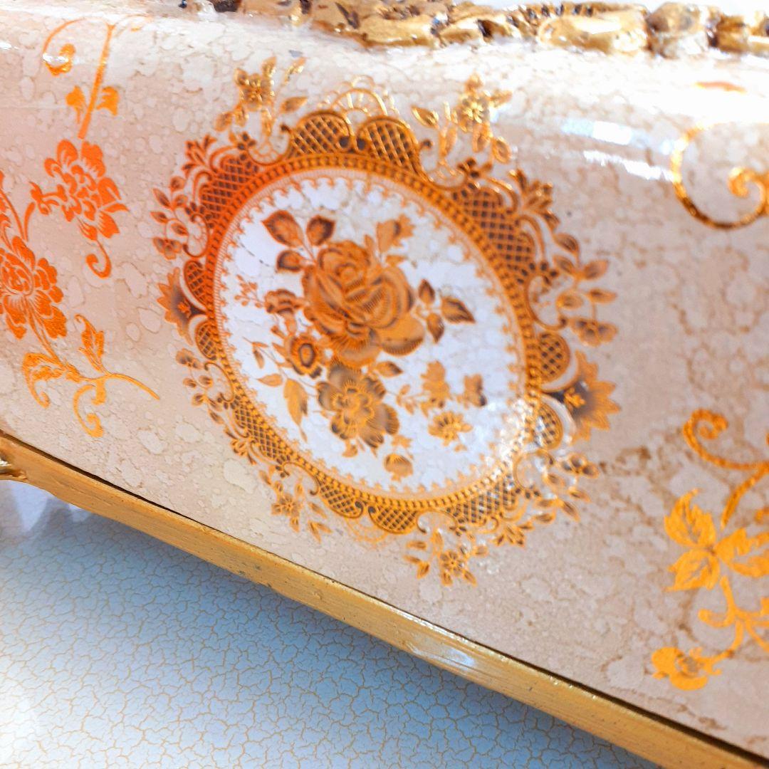 輸入雑貨　シノワズリ　『薔薇のティッシュBOX陶器』　ゴールド　薔薇柄　リビング