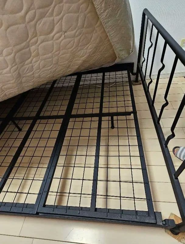 【レア】アイアン製ベッドフレーム セミダブル