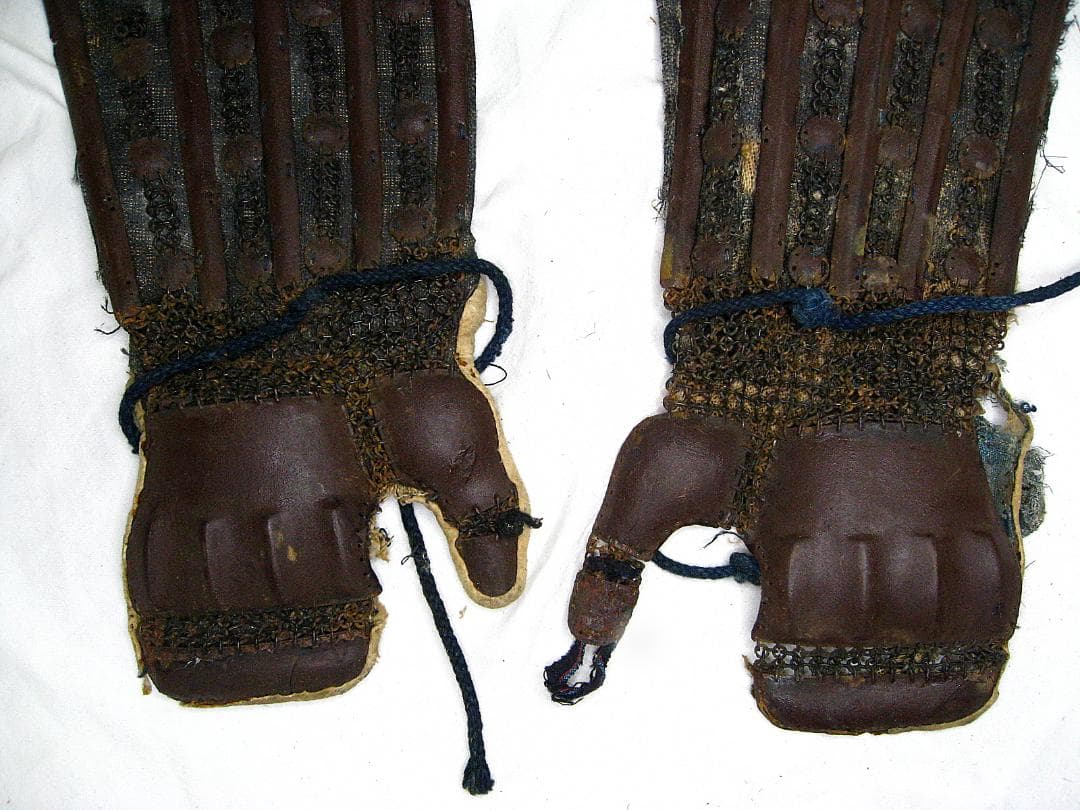 毘沙門籠手 #脛当 #ジャンク #鎧兜 #甲冑 #具足 #江戸 #武具 - メルカリ