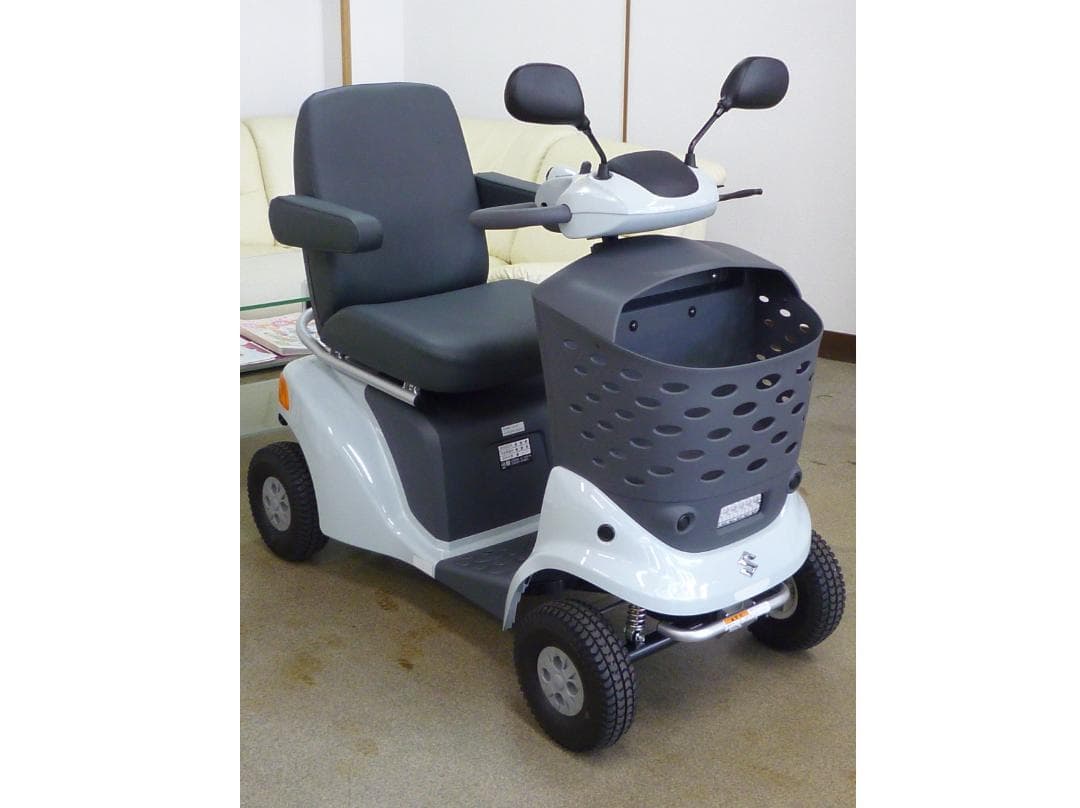 ほぼ全国送込♪新車レベル ET4DB現行セニアカー電動四輪車いすシニアカー愛媛