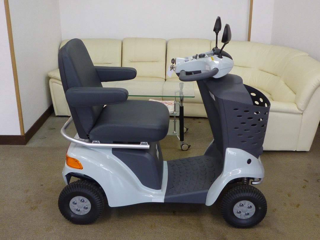 ほぼ全国送込♪新車レベル ET4DB現行セニアカー電動四輪車いすシニアカー愛媛