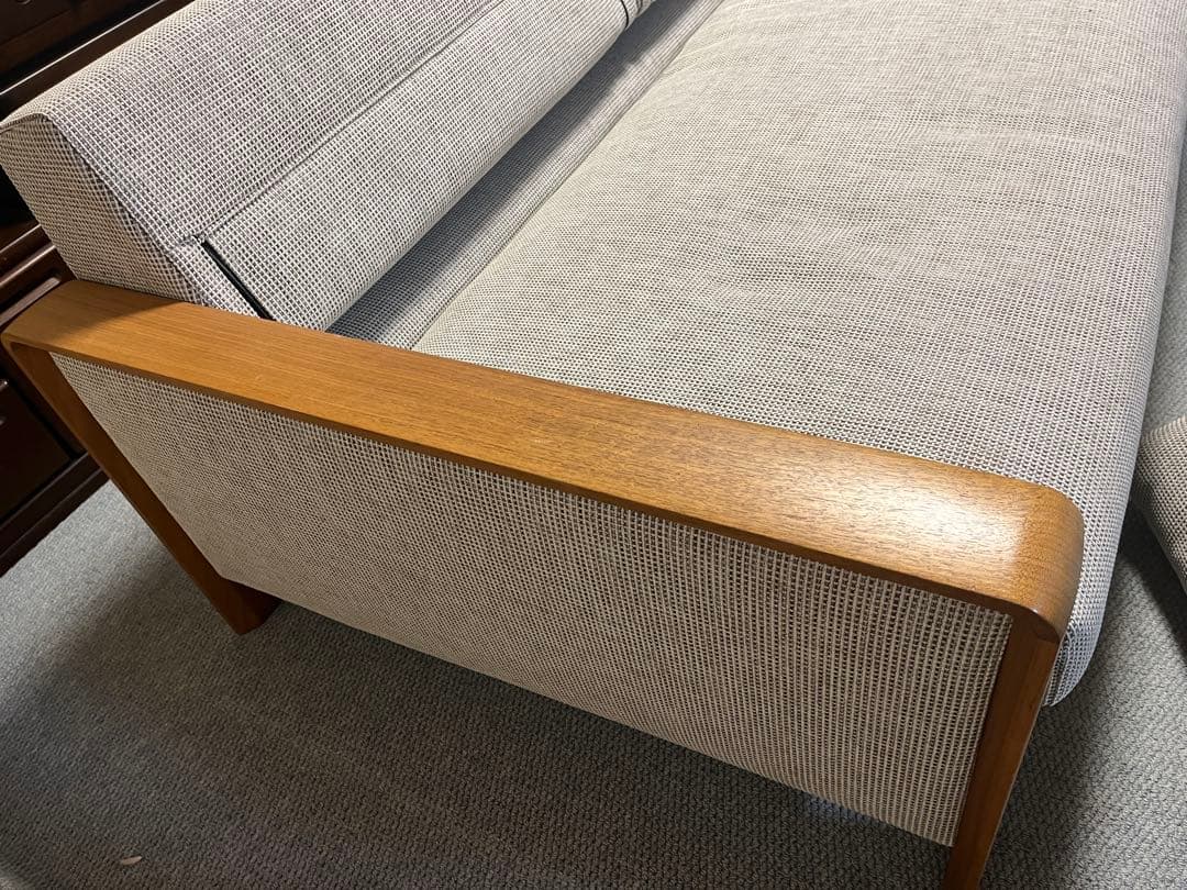 カリモク UU89アーム無垢材 3人掛けソファ 羽毛フェザー UUシリーズ