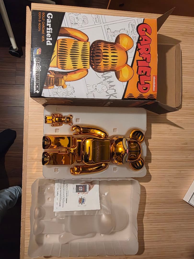 ベアブリック がーフィルド クローム 400% + 100% - メルカリ