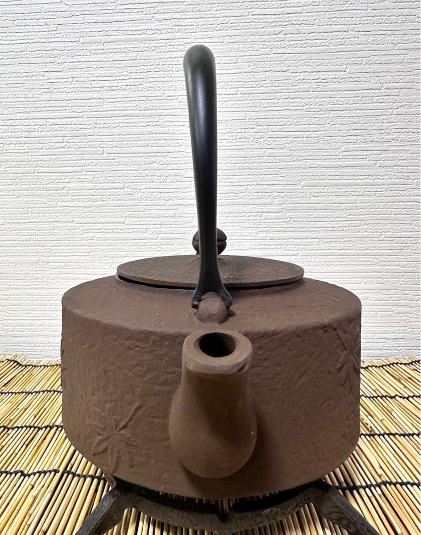 新品、未使用、付属品付 南部運南堂 鍋元 楓紋様 南部鉄瓶 南部鉄器