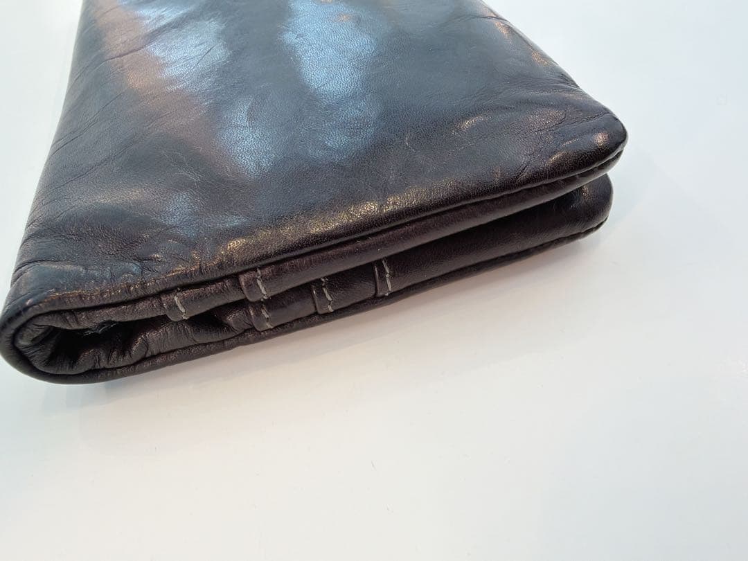 希少・日本撤退ブランド】m0851ブラックレザー 二つ折り長財布 - メルカリ