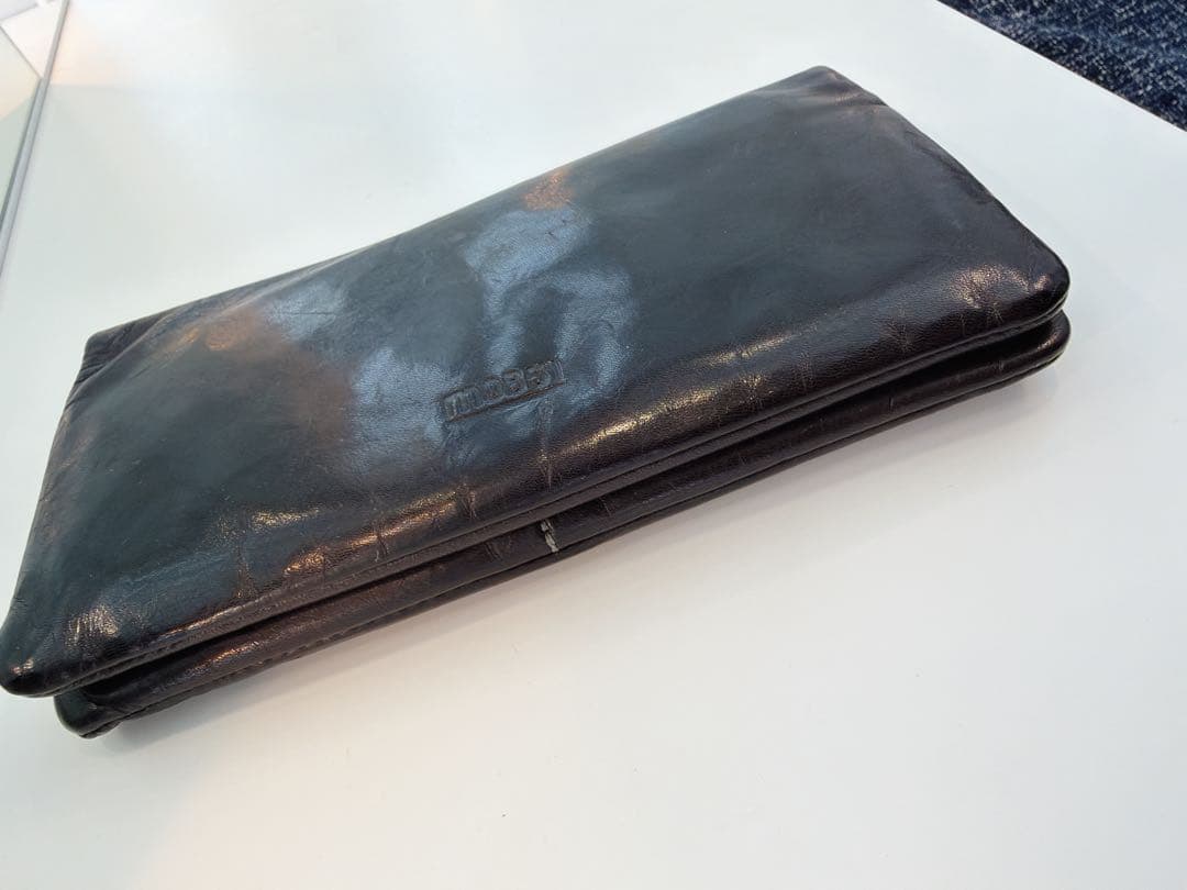 希少・日本撤退ブランド】m0851ブラックレザー 二つ折り長財布 - メルカリ