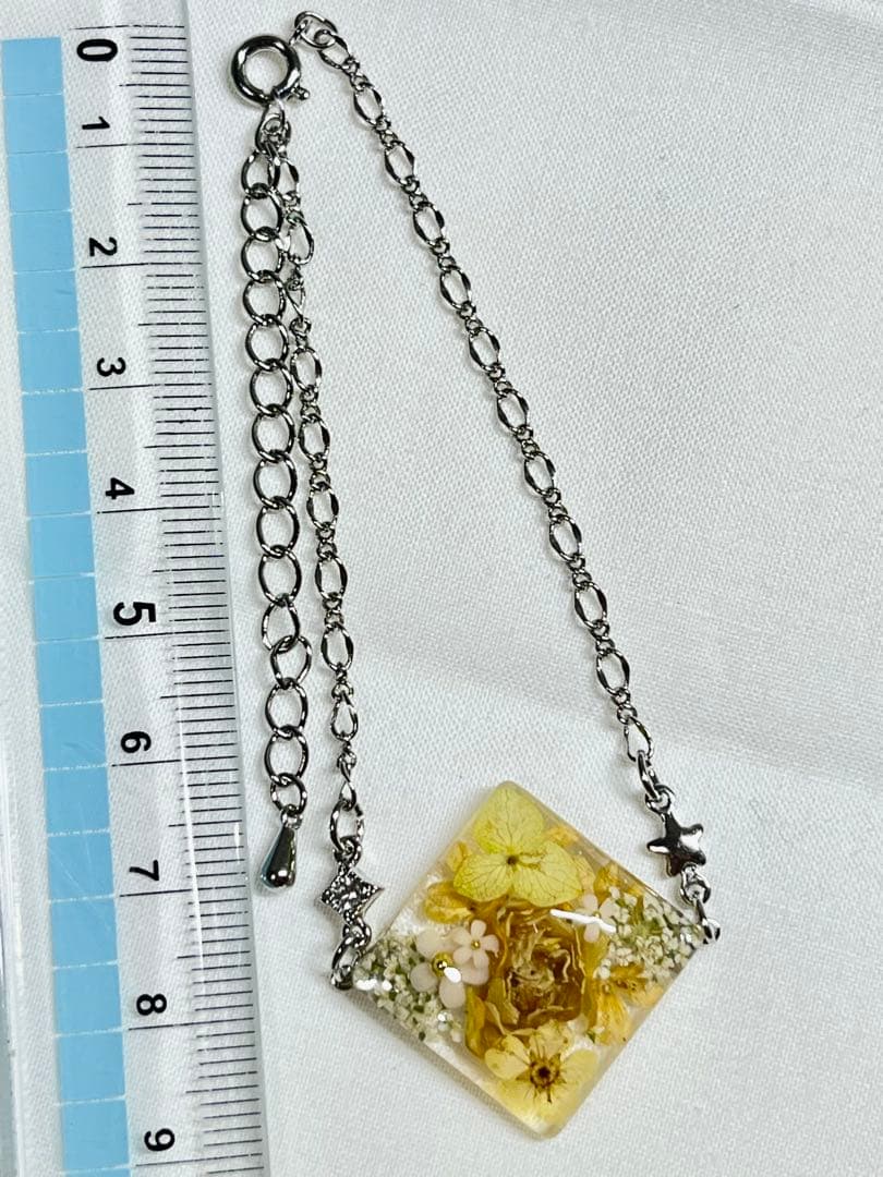 《ゆうし》【N.692】ハンドメイドブレスレット　薔薇　コデマリ