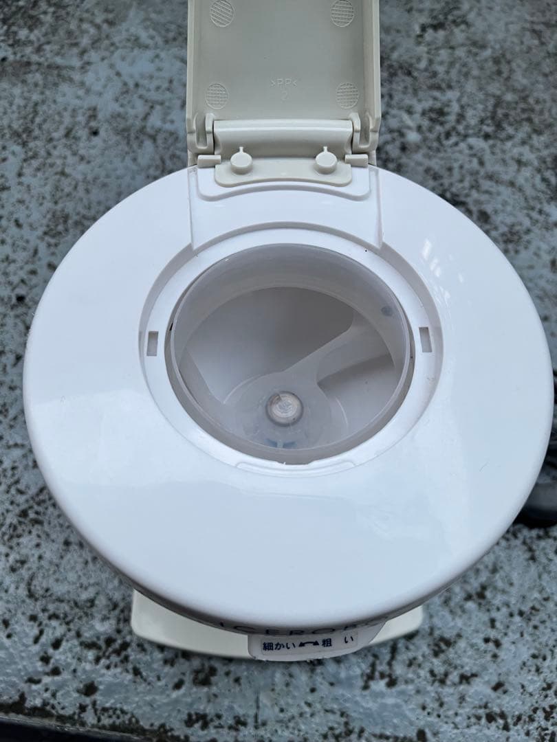 ICEROBO Hatsuyuki かき氷機 ホワイト