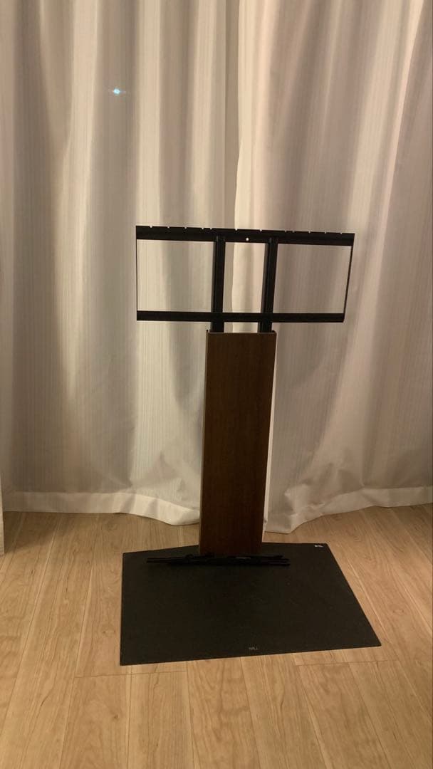 シンプルなテレビ台 67cm 高さ 77cm 幅