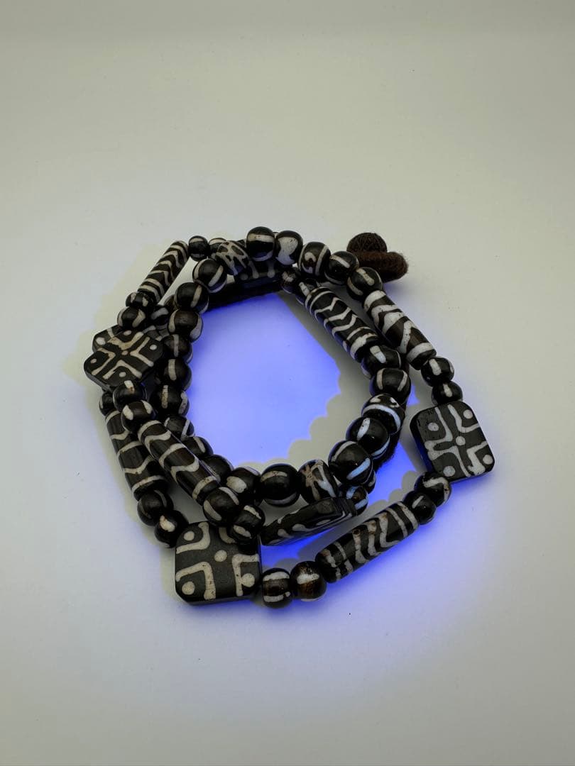 ☆天然石☆ 蔵伝 チベット 收藏品 稀少品（風化西アジア天珠）西アジアスタイル