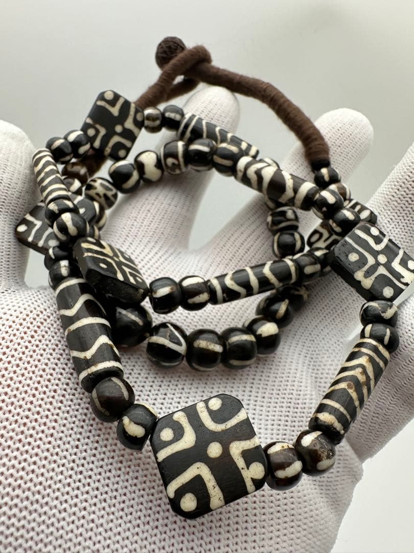 ☆天然石☆ 蔵伝 チベット 收藏品 稀少品（風化西アジア天珠）西アジアスタイル