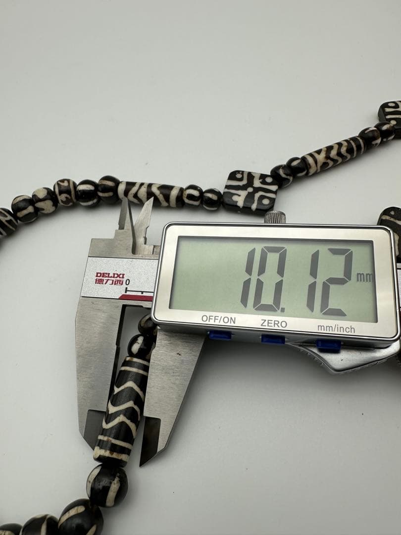 ☆天然石☆ 蔵伝 チベット 收藏品 稀少品（風化西アジア天珠）西アジアスタイル