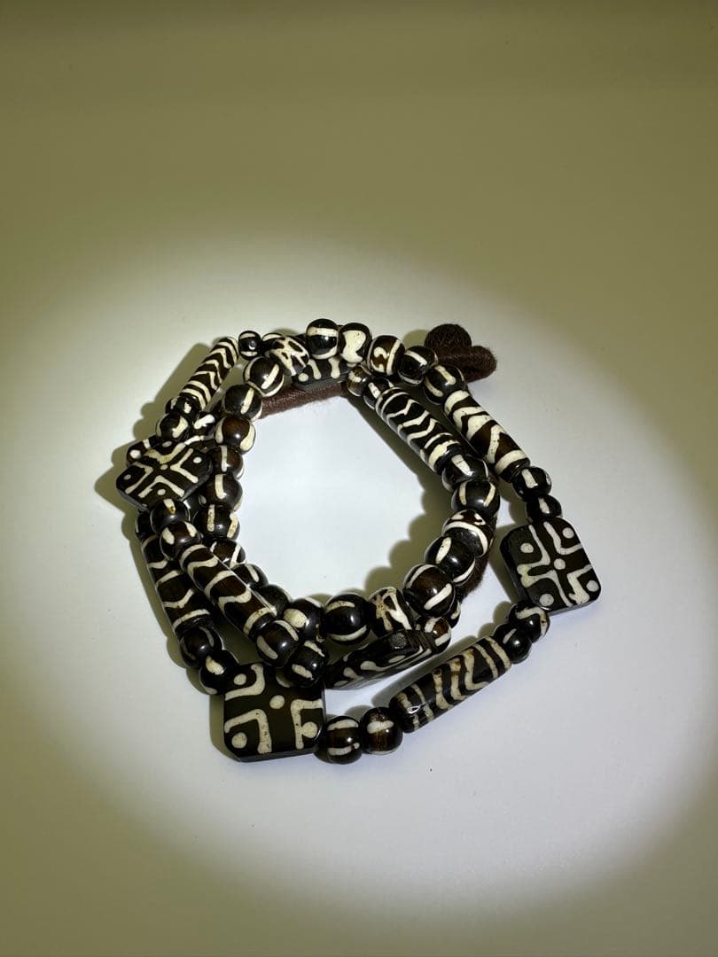 ☆天然石☆ 蔵伝 チベット 收藏品 稀少品（風化西アジア天珠）西アジアスタイル