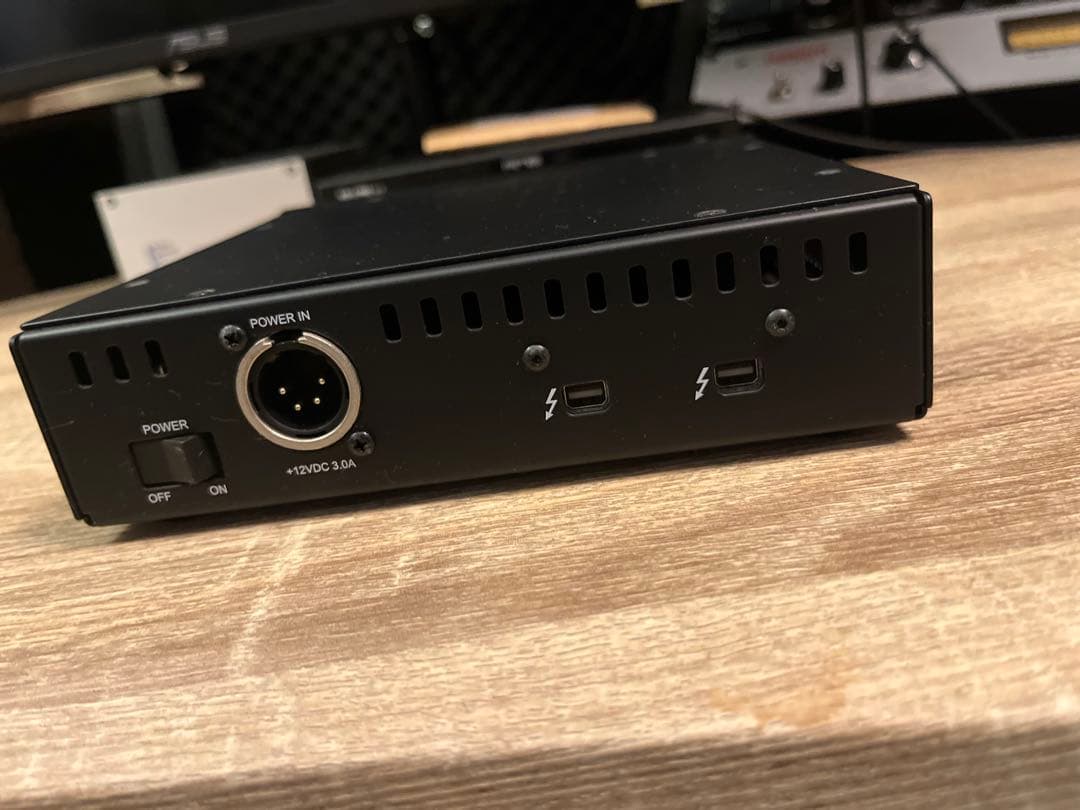 UAD-2 Satellite OCTO CORE TB2 ケーブル付
