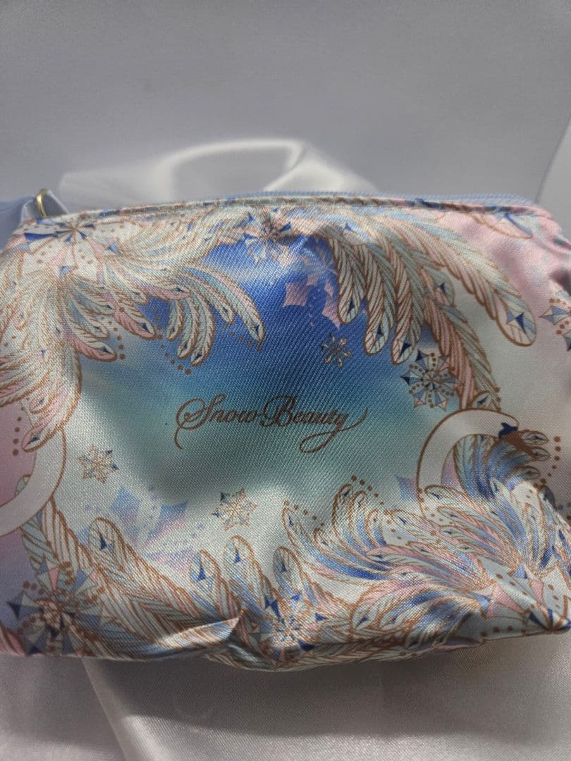 Show Beauty プレストパウダー本体とおまけ