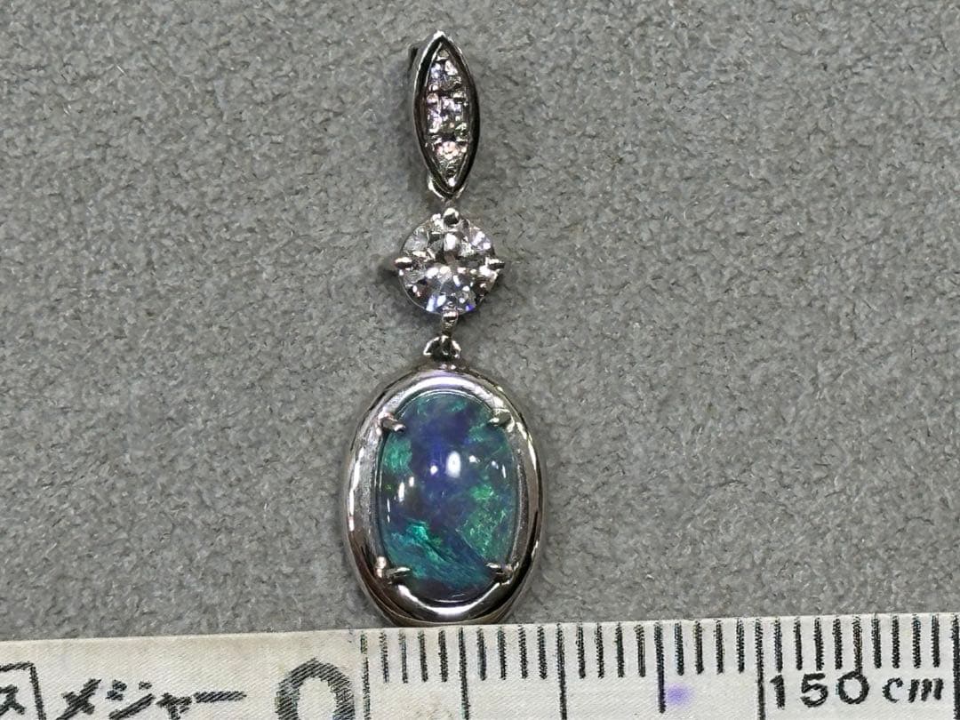 ブラックオパール　ダイヤ　ペンダントトップ　O 1.29ct D 0.40ct