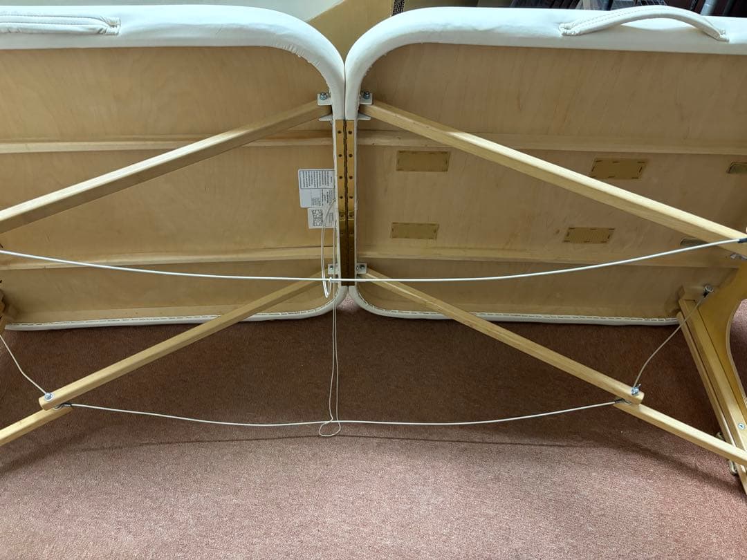 アースライト社製　マッサージベッド