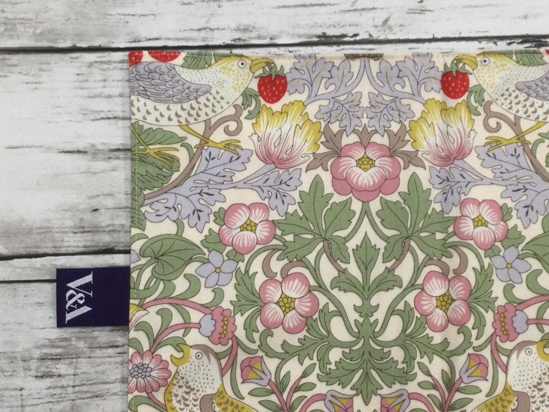 V＆A　いちご泥棒　掛けふとんカバーNo.107 ＆ 枕カバーNo.55 　2組