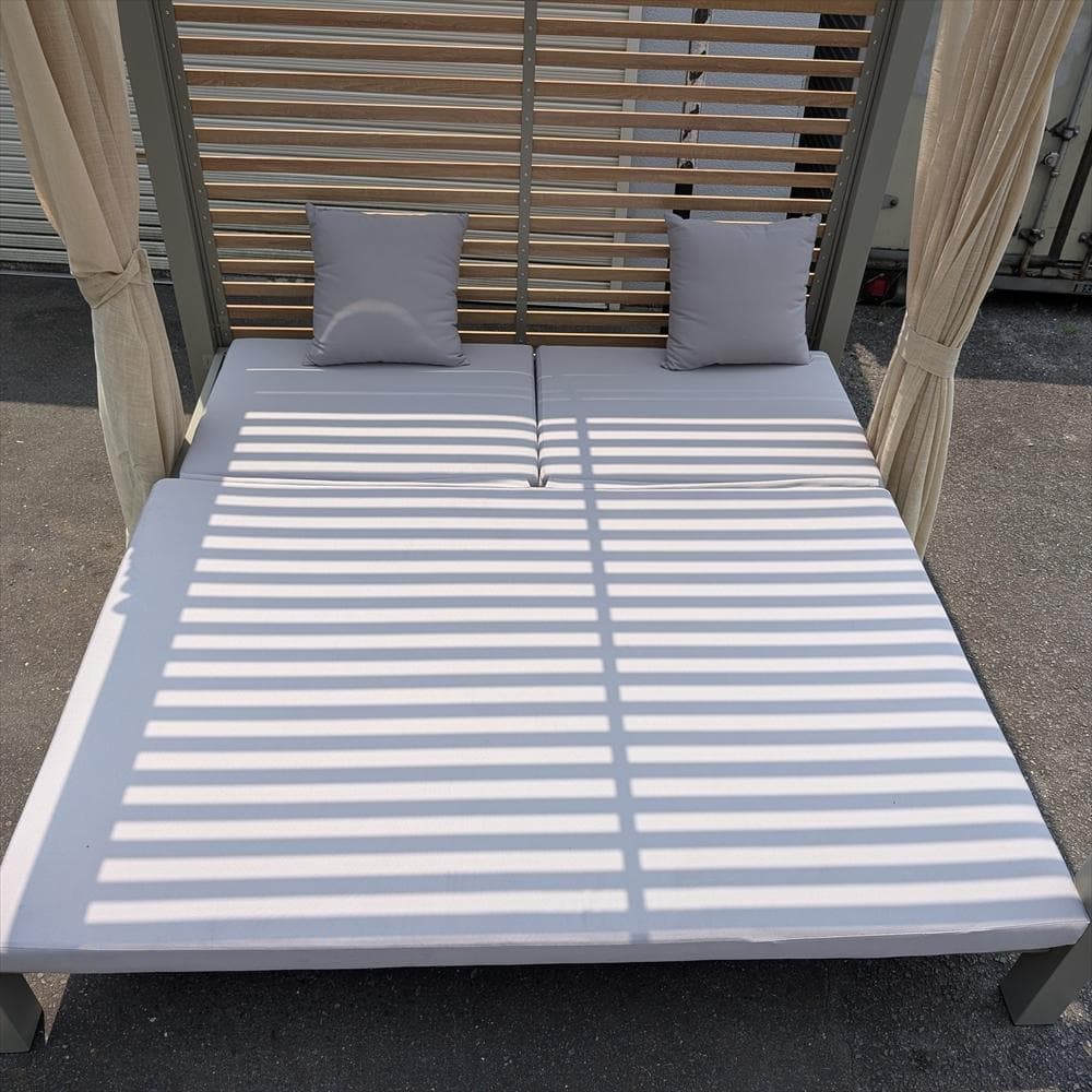 リゾートベッド　ベッド　デイベッド　グランピング　プールサイド　カーテン付き　A