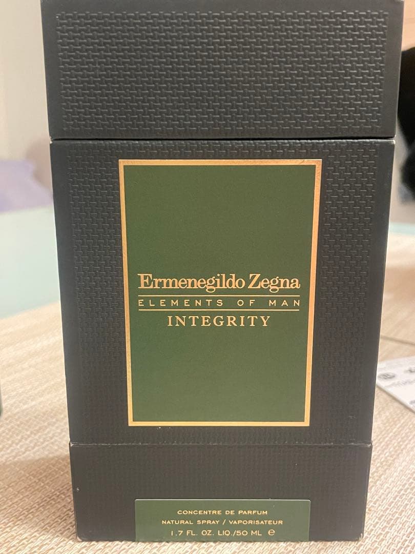 エルメネジルドゼニア インテグリティ 香水