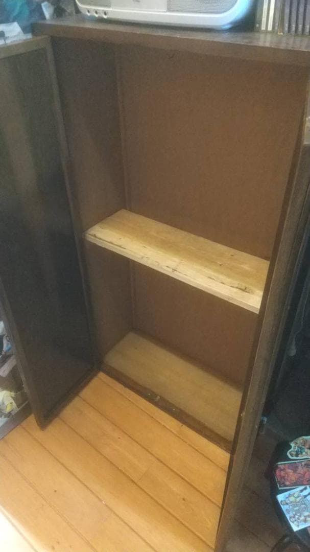 用務員室にあったような古いキャビネット昭和っぽいインテリア家具収納棚箪笥ラック