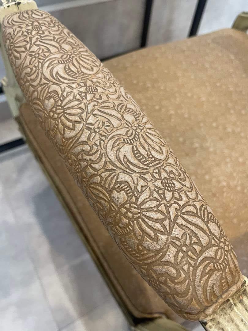 引き取り希望タカラベルモンテ椅子　アンティーク　猫脚　カット椅子サロンチェア