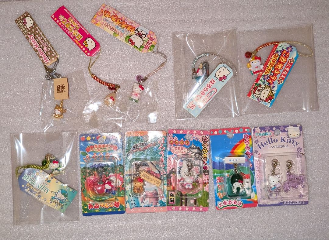 ハローキティ　ご当地　ストラップ　チャーム　ハンカチ　他　まとめ売り