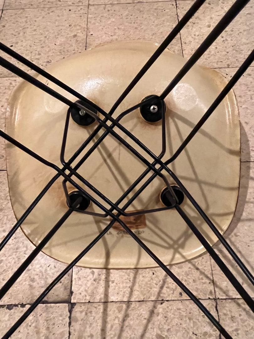 ハーマンミラー イームズチェアー　 チャールズイームズ　サイドシェル　 正規品