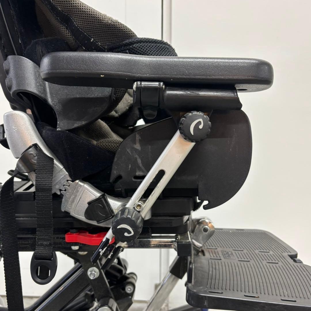 ◇R82 子供用 車椅子 座位保持 DK-8751 parallelvej 3