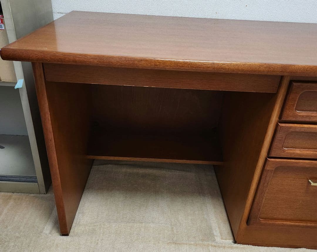 縁起物　カリモク学習机　旧帝大医学部教授が代々執務机として使用　デスク