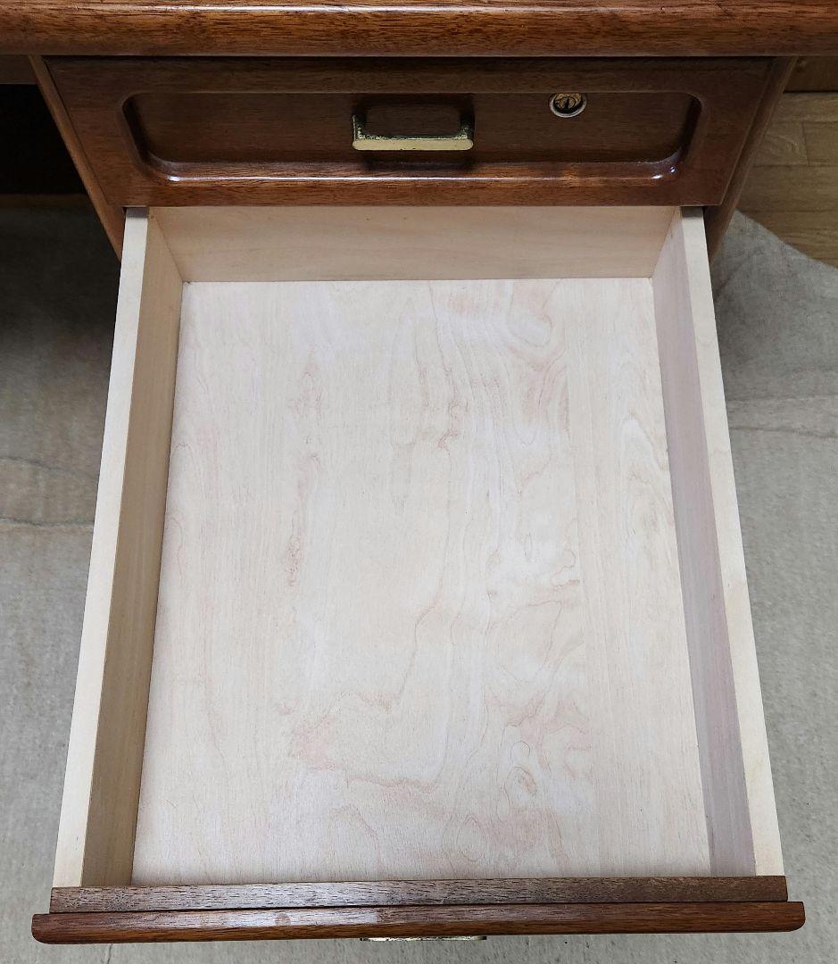 縁起物　カリモク学習机　旧帝大医学部教授が代々執務机として使用　デスク