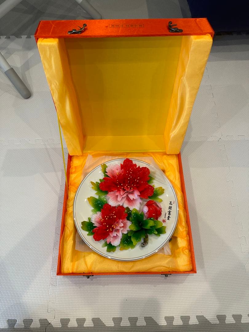 洛陽　唐三彩　牡丹磁器ボタン花　中国美術　牡丹皿　立体彫刻　磁器陶磁