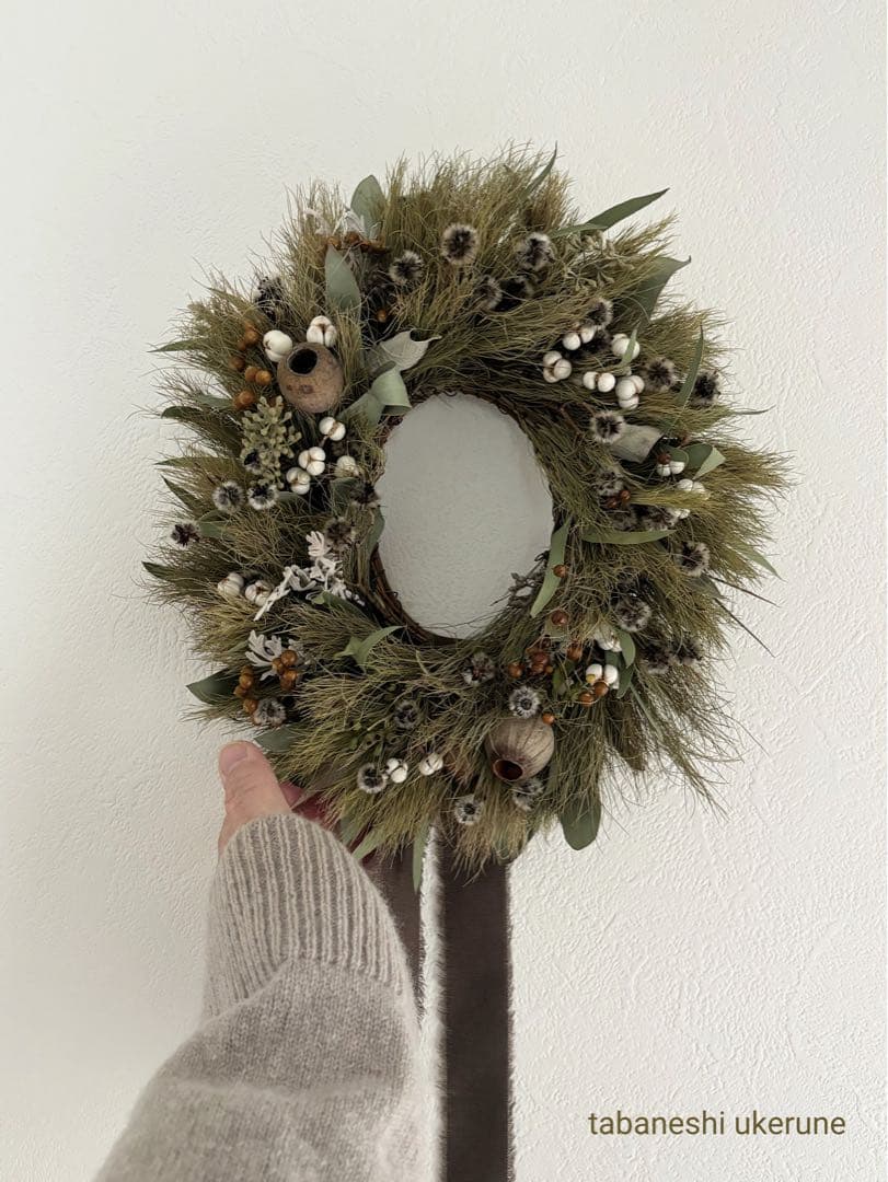 フサフサなコアラファンとナンキンハゼを紡いだシックなリース